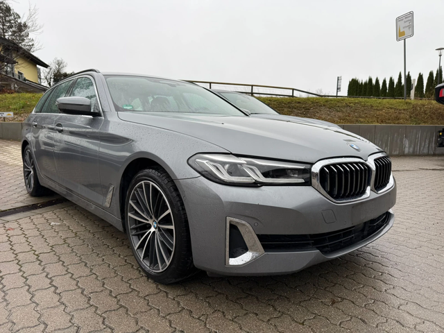 BMW 520 d xDrive* Luxury line* LCI* - автомобили, коли, обяви за нови и употребявани 1