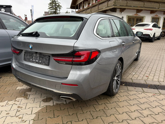 BMW 520 d xDrive* Luxury line* LCI* - автомобили, коли, обяви за нови и употребявани 2