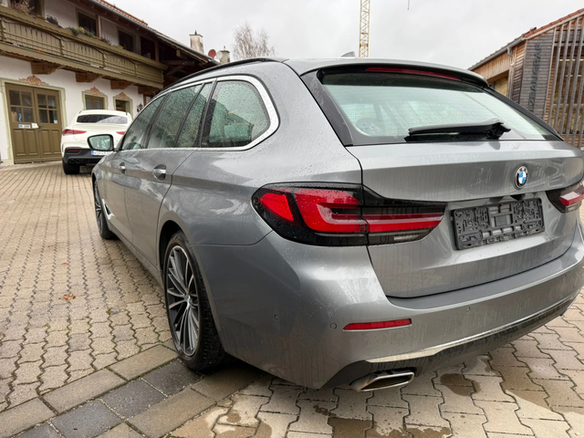 BMW 520 d xDrive* Luxury line* LCI* - автомобили, коли, обяви за нови и употребявани 3
