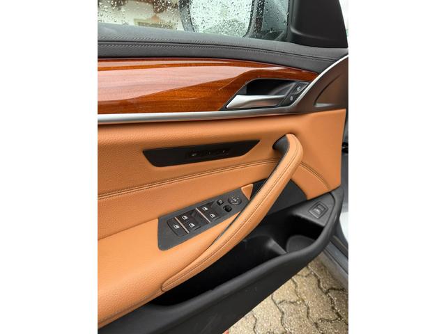 BMW 520 d xDrive* Luxury line* LCI* - автомобили, коли, обяви за нови и употребявани 7