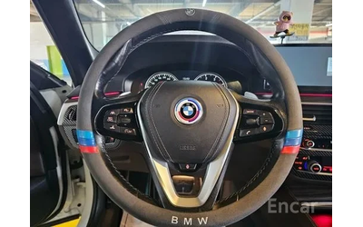 BMW 520 * ДИСТРОНИК * 360 * ОБДУХВАНЕ * B&W* DIGITAL - автомобили, коли, обяви за нови и употребявани 9