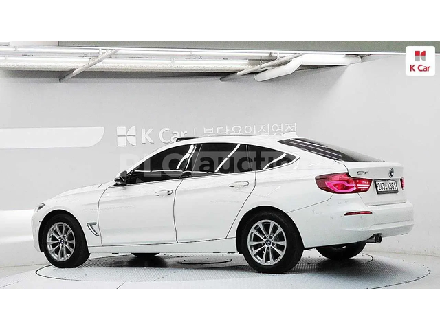 BMW 520 ПОДГРЕВИ * ПАНО * HEAD-UP * KEYLESS - автомобили, коли, обяви за нови и употребявани 3