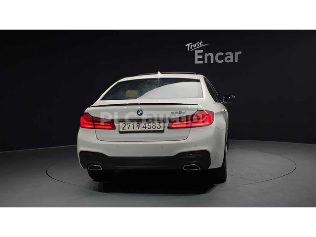 BMW 520 ПОДГРЕВИ * ШИБИДАХ * KEYLESS * HEAD-UP - автомобили, коли, обяви за нови и употребявани 3