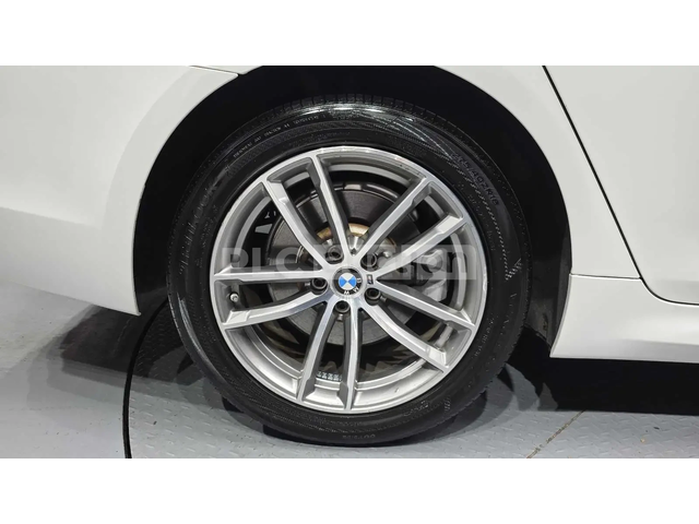 BMW 520 ПОДГРЕВИ * ШИБИДАХ * KEYLESS * HEAD-UP - автомобили, коли, обяви за нови и употребявани 4