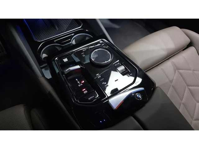 BMW 520 2024* M-PK* PANO* HEAD-UP* HARMAN* КРАЙНА ЦЕНА - автомобили, коли, обяви за нови и употребявани 10