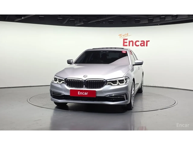 BMW 02 G30 LUXURY EDITION - автомобили, коли, обяви за нови и употребявани 0