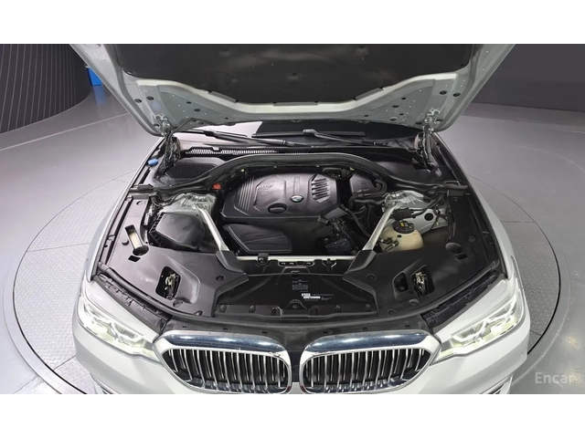 BMW 02 G30 LUXURY EDITION - автомобили, коли, обяви за нови и употребявани 16