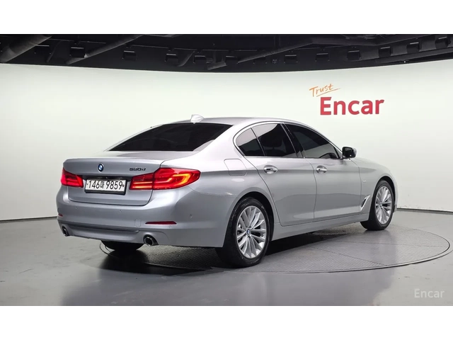 BMW 02 G30 LUXURY EDITION - автомобили, коли, обяви за нови и употребявани 3