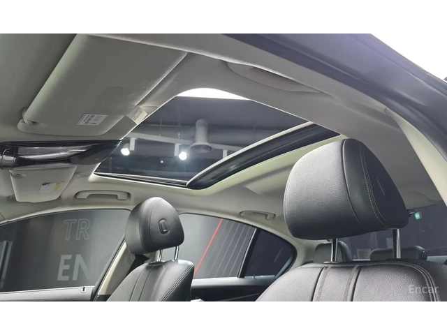 BMW 02 G30 LUXURY EDITION - автомобили, коли, обяви за нови и употребявани 8