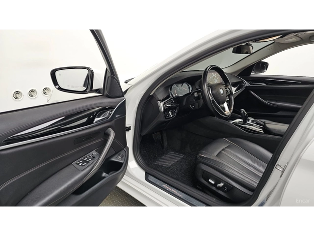 BMW 520 Luxury* КОЖА* НАВИ* ПАНО* КАМЕРА* HUD - автомобили, коли, обяви за нови и употребявани 7
