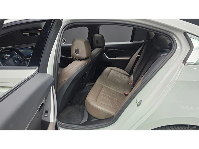 BMW 520 ПАМЕТ* ПОДГЕВ* ОБДУХВАНЕ* 360 КАМЕРА* HEADUP - автомобили, коли, обяви за нови и употребявани 11