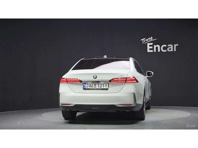 BMW 520 ПАМЕТ* ПОДГЕВ* ОБДУХВАНЕ* 360 КАМЕРА* HEADUP - автомобили, коли, обяви за нови и употребявани 3