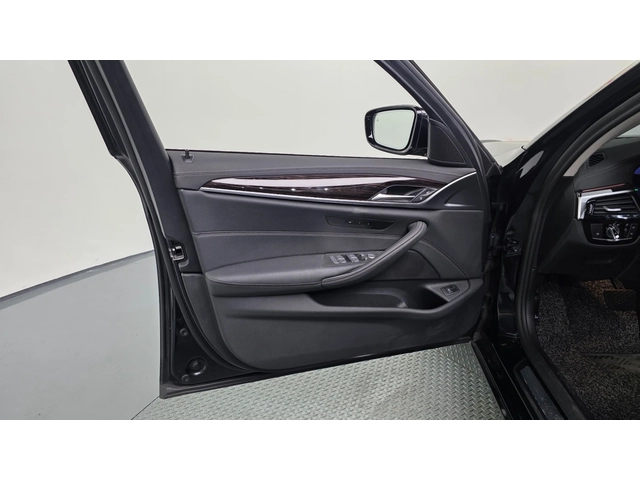 BMW 520 520i Luxury | HUD | 360  | MEMORY - автомобили, коли, обяви за нови и употребявани 15