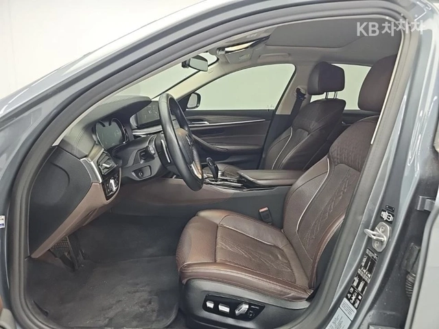 BMW 520 xDrive Luxury Plus (G30) - автомобили, коли, обяви за нови и употребявани 13