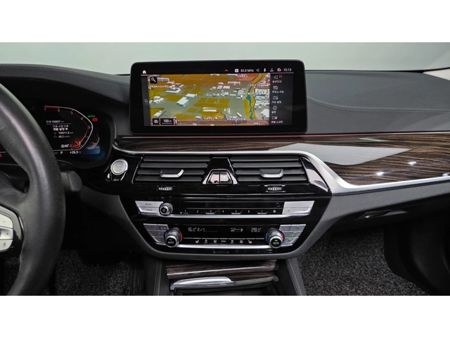 BMW 520 520i Luxury | HUD | 360  | MEMORY - автомобили, коли, обяви за нови и употребявани 9