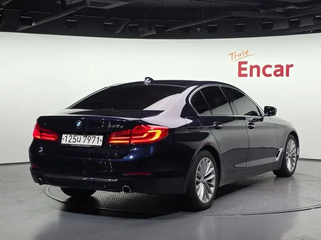 BMW 520 d-MSport xDrive - САМО 30% АВАНС - автомобили, коли, обяви за нови и употребявани 1