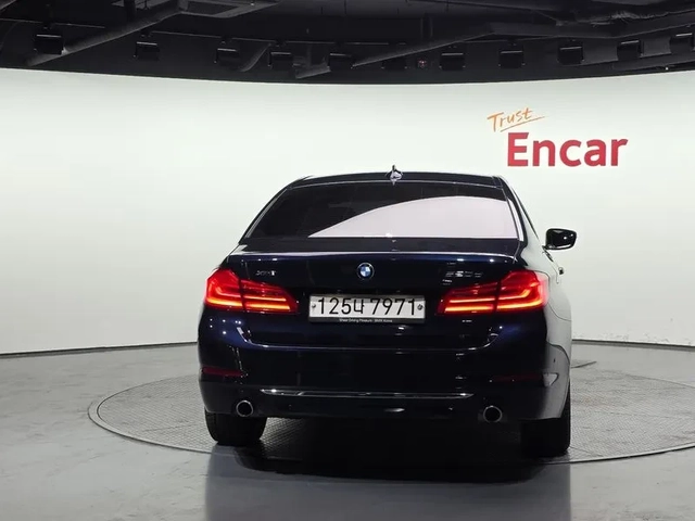 BMW 520 d-MSport xDrive - САМО 30% АВАНС - автомобили, коли, обяви за нови и употребявани 3