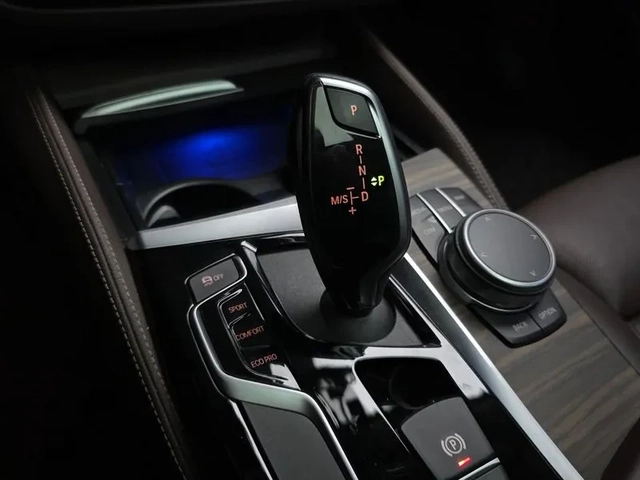 BMW 520 d-MSport xDrive - САМО 30% АВАНС - автомобили, коли, обяви за нови и употребявани 8