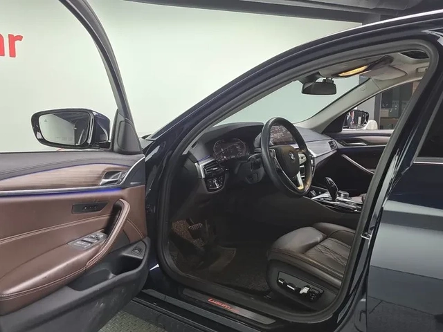 BMW 520 d-MSport xDrive - САМО 30% АВАНС - автомобили, коли, обяви за нови и употребявани 9