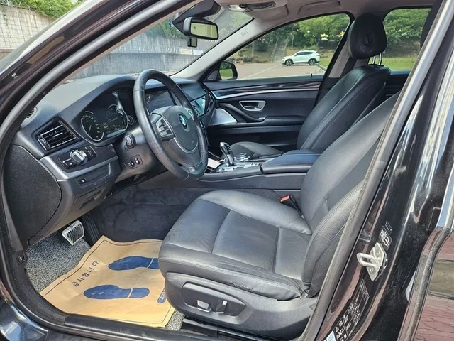 BMW 520 d-MSport xDrive - САМО 30% АВАНС - автомобили, коли, обяви за нови и употребявани 9