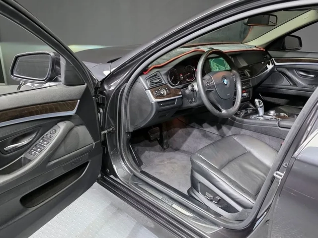 BMW 520 - автомобили, коли, обяви за нови и употребявани 9