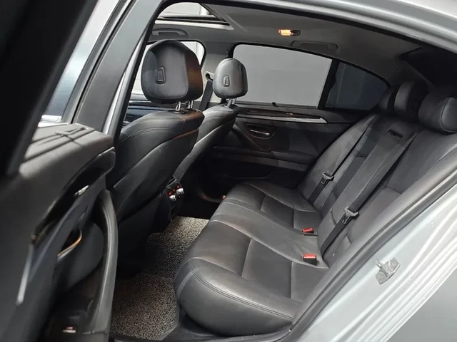 BMW 520 - автомобили, коли, обяви за нови и употребявани 11
