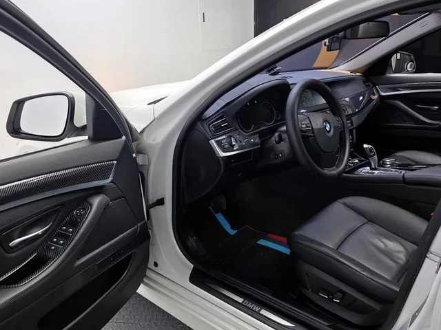 BMW 520 - автомобили, коли, обяви за нови и употребявани 9