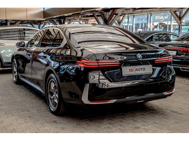 BMW 520 i/Ambient/Virtual/Active Guard/Adaptive Led/Pedestrian - автомобили, коли, обяви за нови и употребявани 4