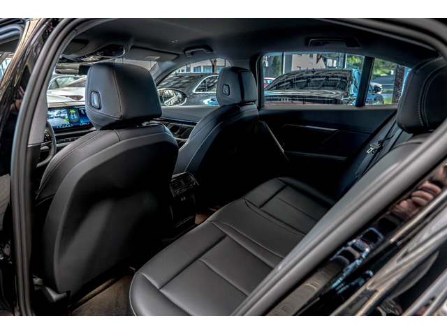 BMW 520 i/Ambient/Virtual/Active Guard/Adaptive Led/Pedestrian - автомобили, коли, обяви за нови и употребявани 7