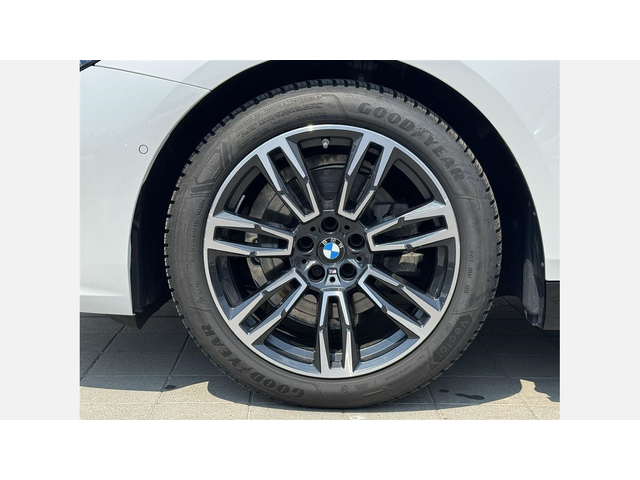 BMW 520d xDrive - автомобили, коли, обяви за нови и употребявани 4