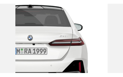 BMW 520d xDrive - автомобили, коли, обяви за нови и употребявани 6