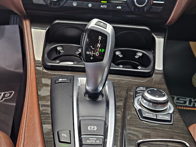 BMW 525 D/M5/CAR PLAY/DISTRONIC/ПОДГРЕВ/AUTO HOLD/ШИБЕДАХ/ - автомобили, коли, обяви за нови и употребявани 9