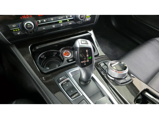 BMW 528 5 Series (F10) - автомобили, коли, обяви за нови и употребявани 8