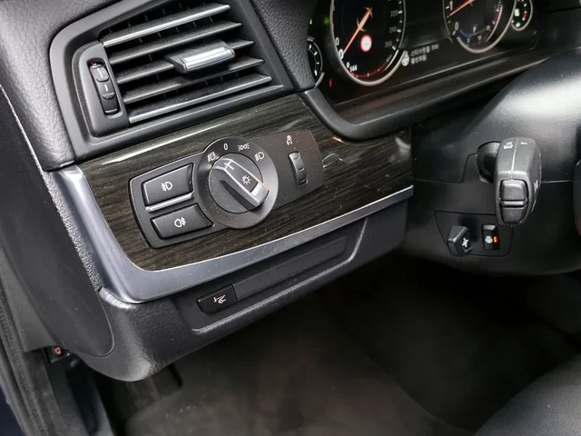 BMW 528 I xDrive Luxury Plus - автомобили, коли, обяви за нови и употребявани 15