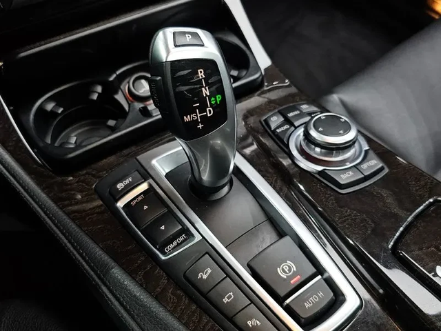 BMW 528 I xDrive - автомобили, коли, обяви за нови и употребявани 8