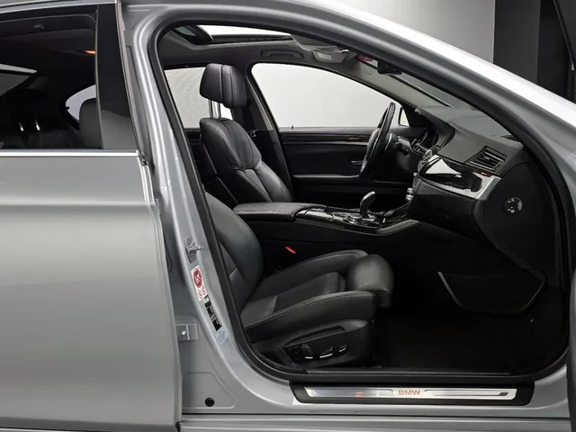 BMW 528 I xDrive Luxury Plus - автомобили, коли, обяви за нови и употребявани 10