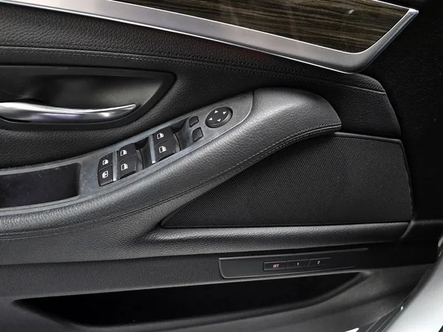 BMW 528 I xDrive Luxury Plus - автомобили, коли, обяви за нови и употребявани 16