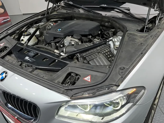 BMW 528 I xDrive Luxury Plus - автомобили, коли, обяви за нови и употребявани 5