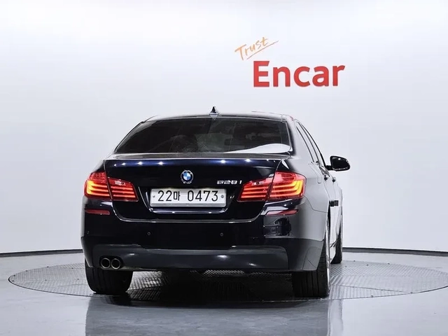 BMW 528 I xDrive M Aerodynamics - САМО 30% АВАНС - автомобили, коли, обяви за нови и употребявани 3