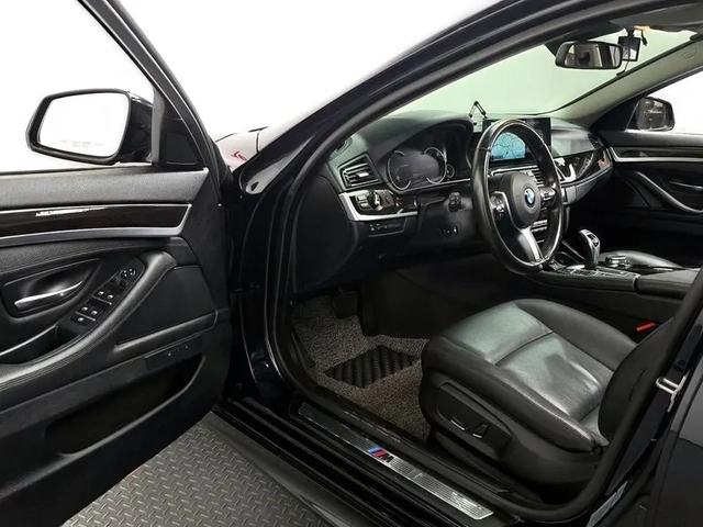 BMW 528 I xDrive M Aerodynamics - САМО 30% АВАНС - автомобили, коли, обяви за нови и употребявани 9