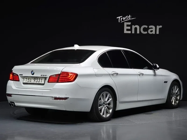 BMW 528 I xDrive M Aerodynamics - САМО 30% АВАНС - автомобили, коли, обяви за нови и употребявани 3