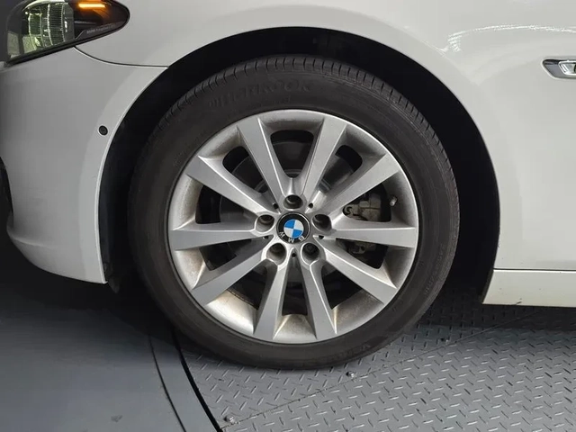 BMW 528 I xDrive M Aerodynamics - САМО 30% АВАНС - автомобили, коли, обяви за нови и употребявани 9