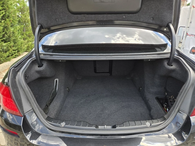 BMW 528 3.0i-240кс= АВТОМАТ= M Sport Package= ПОДГРЕВ= ШИБ - автомобили, коли, обяви за нови и употребявани 9