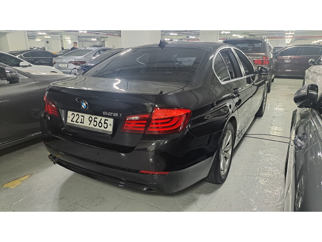 BMW 528i - автомобили, коли, обяви за нови и употребявани 4