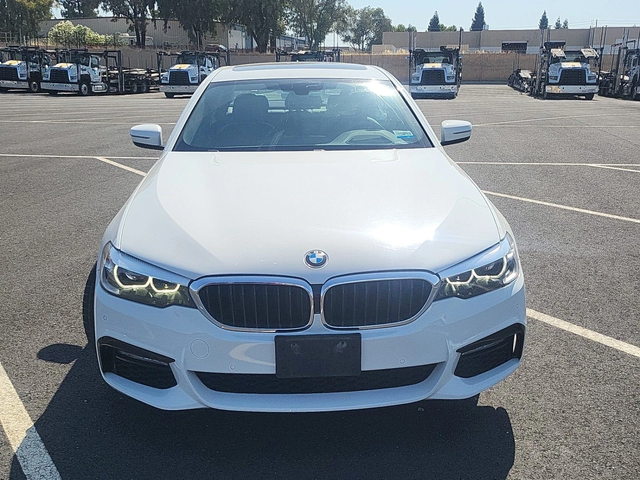 BMW 530 M-PACK* HEADUP* ВАКУМ* HARMAN* M-PERFORMANCE* DIST - автомобили, коли, обяви за нови и употребявани 0