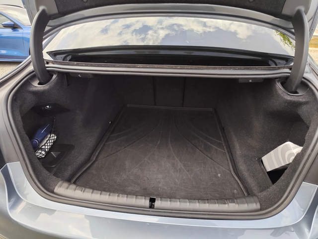 BMW 530 D* XDrive* M PAKET* FULL LED* КОЖА* ВАКУМ* HEAD UP - автомобили, коли, обяви за нови и употребявани 13