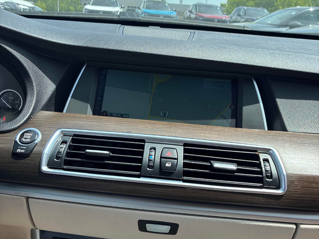 BMW 530 3.0L 6cyl AWD - автомобили, коли, обяви за нови и употребявани 8