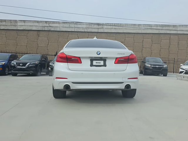 BMW 530 i SPORT LINE - автомобили, коли, обяви за нови и употребявани 2