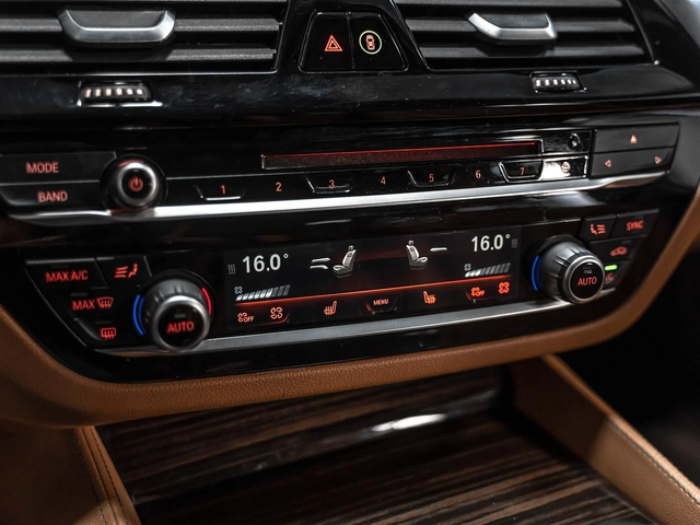 BMW 530 xDrive M SPORT С РЕГИСТРАЦИЯ & АВТО КРЕДИТ - автомобили, коли, обяви за нови и употребявани 8