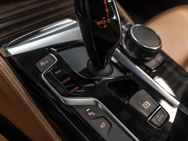 BMW 530 xDrive M SPORT С РЕГИСТРАЦИЯ & АВТО КРЕДИТ - автомобили, коли, обяви за нови и употребявани 9